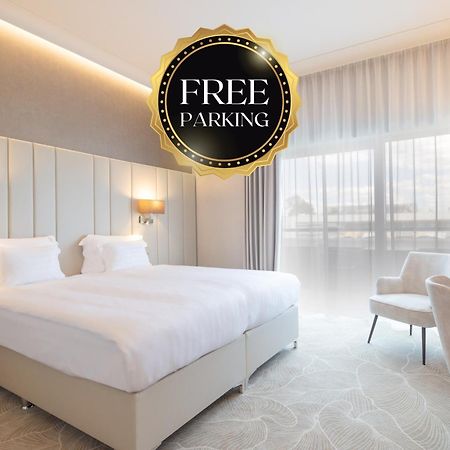 Hotel Gerardus セゲド エクステリア 写真