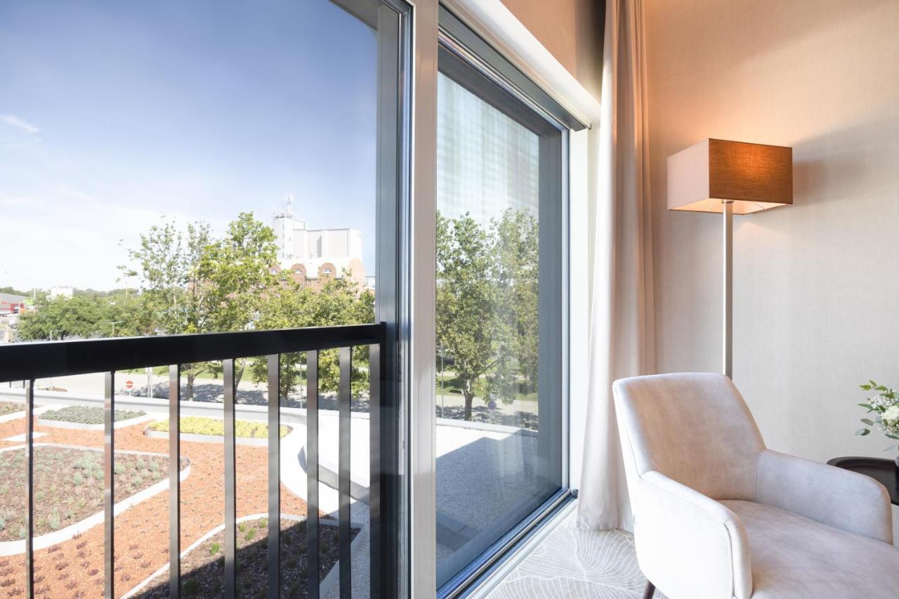 Hotel Gerardus セゲド エクステリア 写真