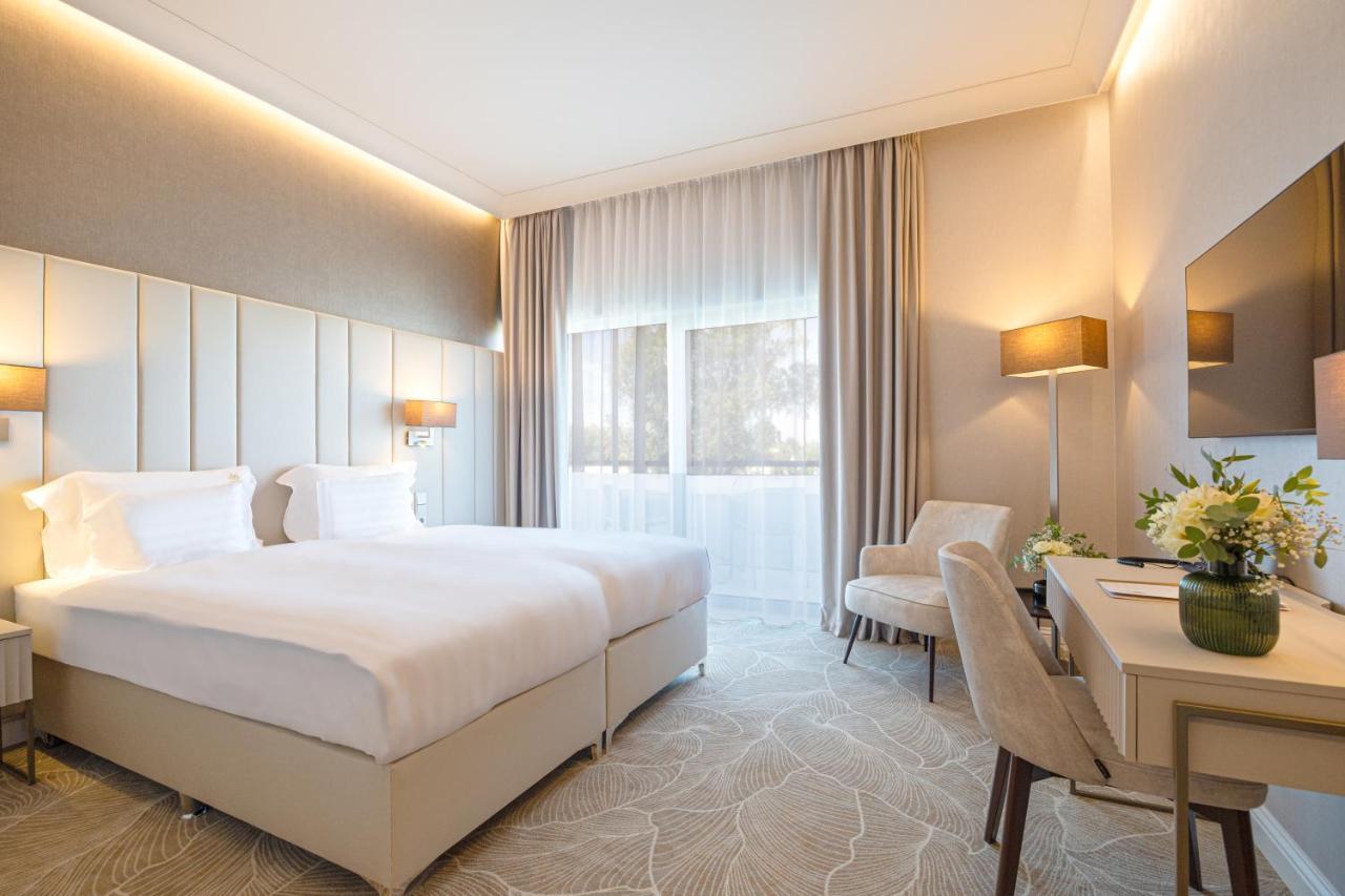 Hotel Gerardus セゲド エクステリア 写真