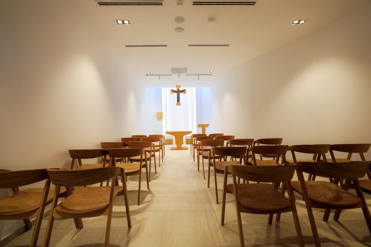 Hotel Gerardus セゲド エクステリア 写真