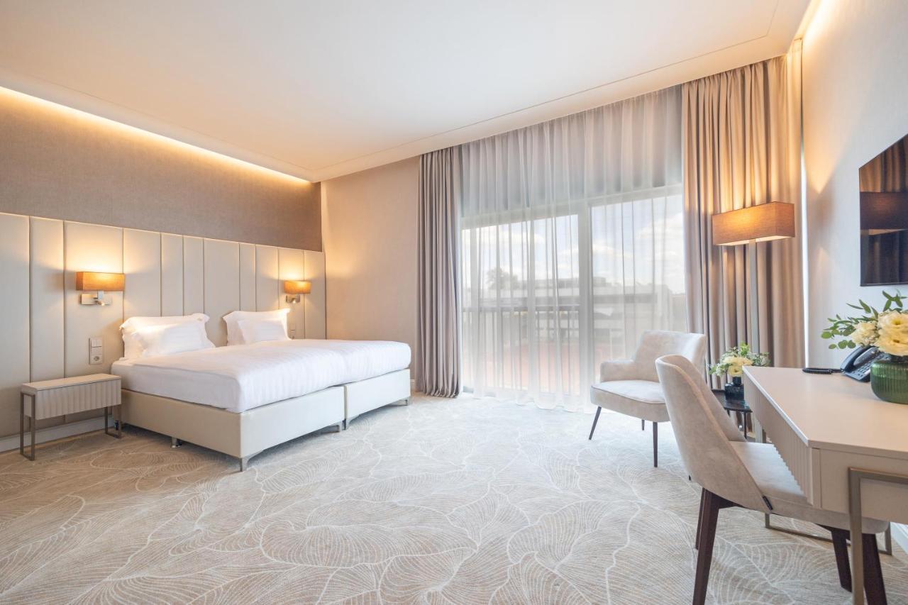 Hotel Gerardus セゲド エクステリア 写真